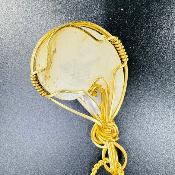 Iridescent Sea Shell Spiral Wired Pendant Gold Tone Chain Necklace 18" - Picture 12 of 13